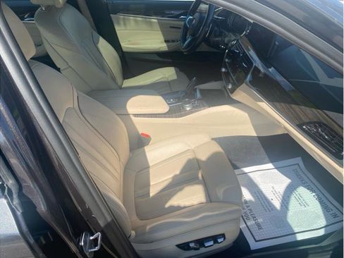 Used 2018 BMW 540i xDrive AWD/4WD image 9