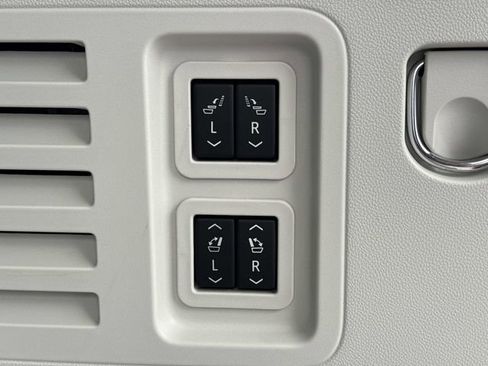 Used 2024 GMC Acadia Denali w/ Super Cruise Package FWD image 14