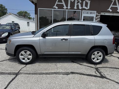Used 2014 Jeep Compass Sport FWD image 5