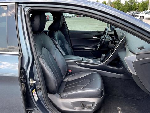 Used 2019 Toyota Avalon XLE FWD image 14