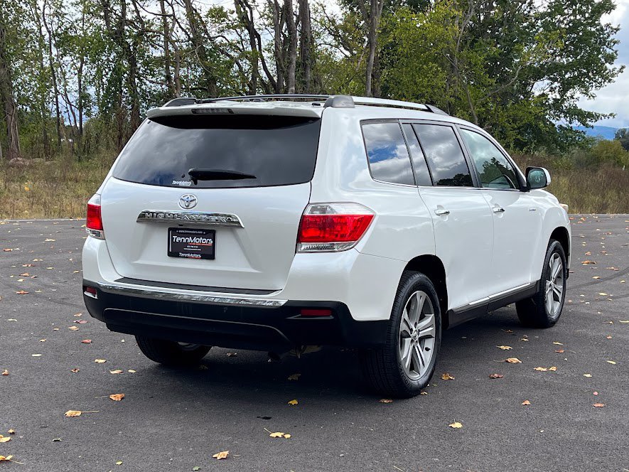 Used 2011 Toyota Highlander Limited w/ Tow Pkg FWD image 22