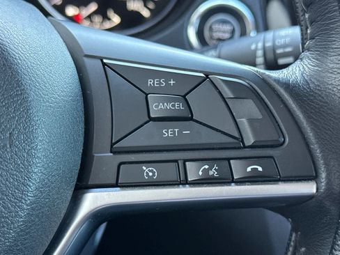 Used 2017 Nissan Rogue SV image 27