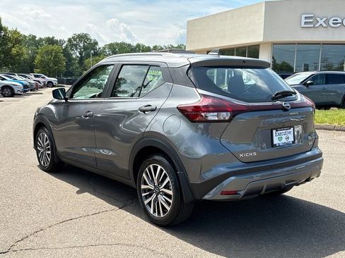 Used 2023 Nissan Kicks SV FWD image 4