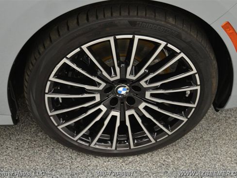 Used 2025 BMW 750e xDrive w/ Premium Package AWD/4WD image 43