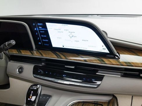 Used 2021 Cadillac Escalade Premium Luxury Platinum w/ LPO, Radiant Package image 20