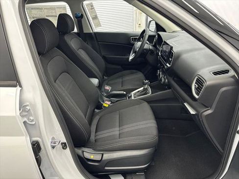 New 2026 Hyundai Venue SEL image 13