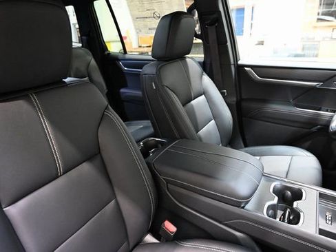 New 2026 GMC Acadia Elevation w/ Elevation Premium Package image 8