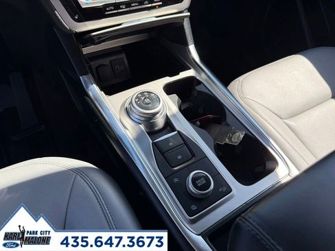 Used 2021 Ford Explorer XLT w/ Equipment Group 202A AWD/4WD image 23