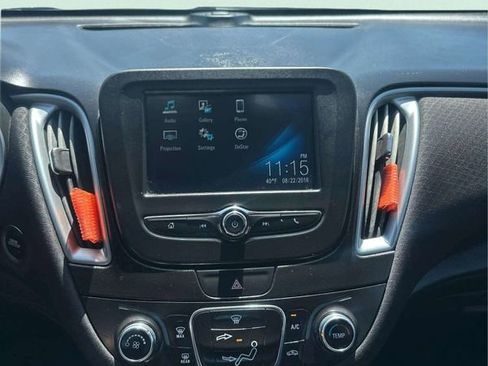 Used 2017 Chevrolet Malibu LS FWD image 26