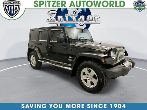 Used 2009 Jeep Wrangler Unlimited Sahara w/ Dual Top Group AWD/4WD image 3