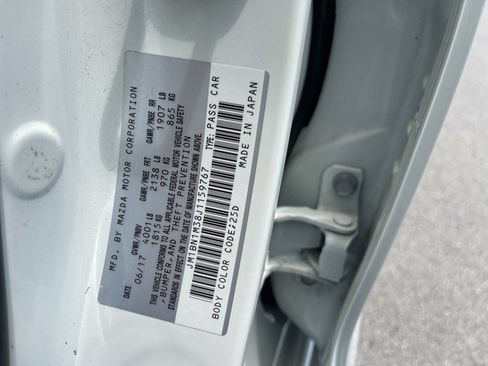Used 2018 MAZDA MAZDA3 Grand Touring w/ Premium Equipment Package FWD image 32