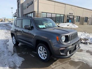 Used 2019 Jeep Renegade Latitude w/ Cold Weather Group video 1