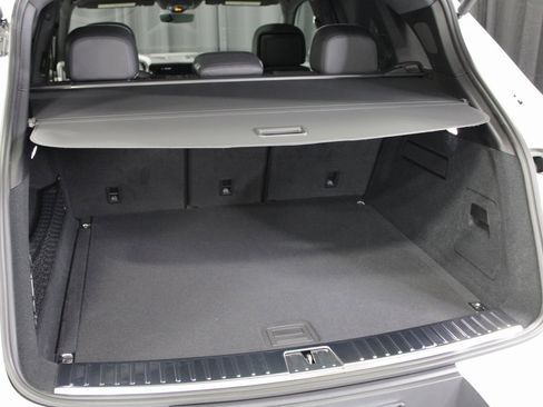 New 2026 Porsche Cayenne image 17