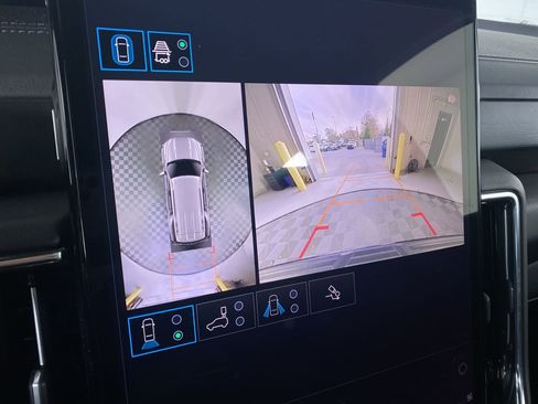 Certified 2025 GMC Yukon Denali image 7