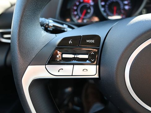 Used 2023 Hyundai Elantra SEL image 9