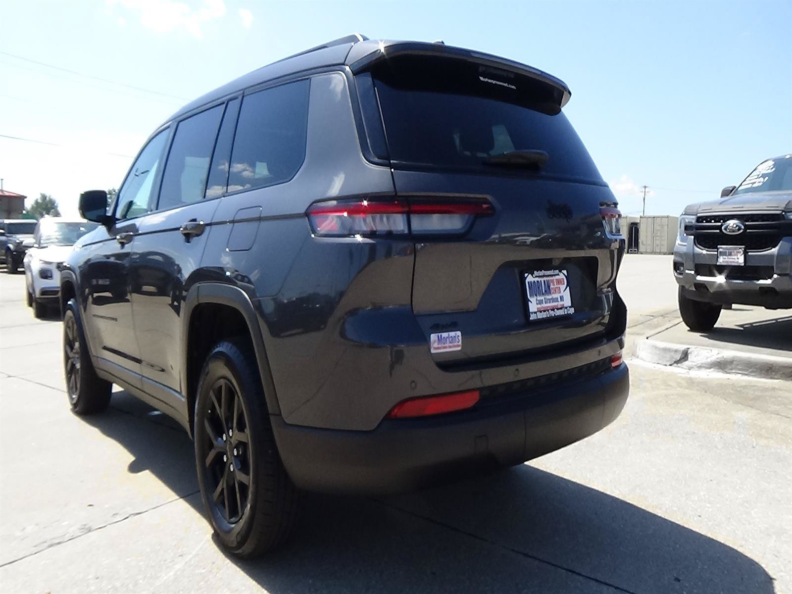 Used 2025 Jeep Grand Cherokee L Altitude AWD/4WD image 8