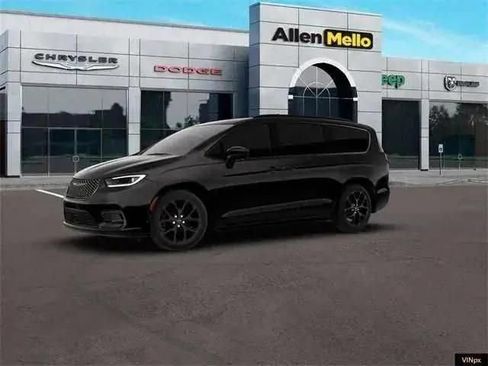 New 2026 Chrysler Pacifica Limited image 2