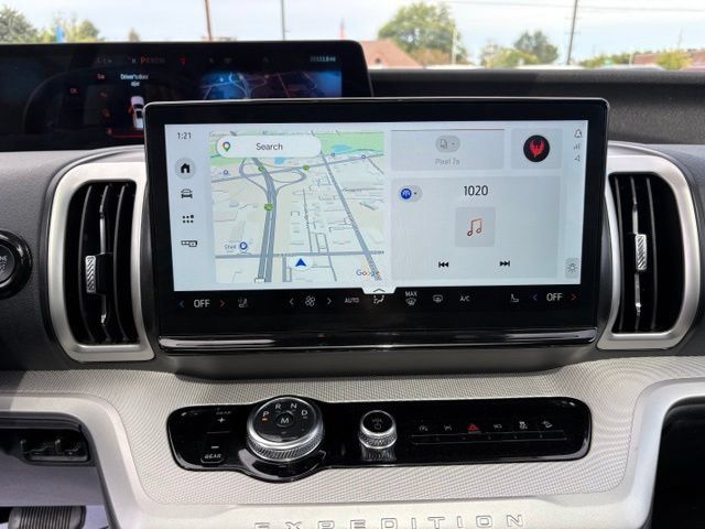 Certified 2025 Ford Expedition Active AWD/4WD image 26
