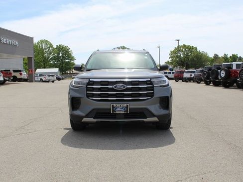 Used 2025 Ford Explorer Active image 8