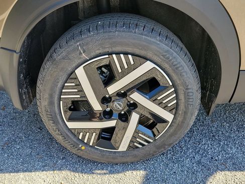 New 2026 Nissan Kicks SV image 9