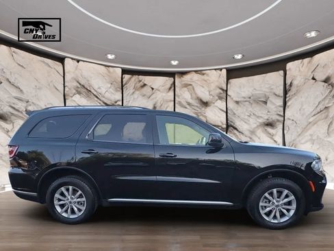 Used 2022 Dodge Durango SXT w/ Trailer Tow Group IV AWD/4WD image 4