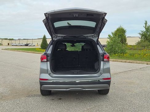 Used 2023 Chevrolet Equinox RS w/ RS Leather Package FWD image 10