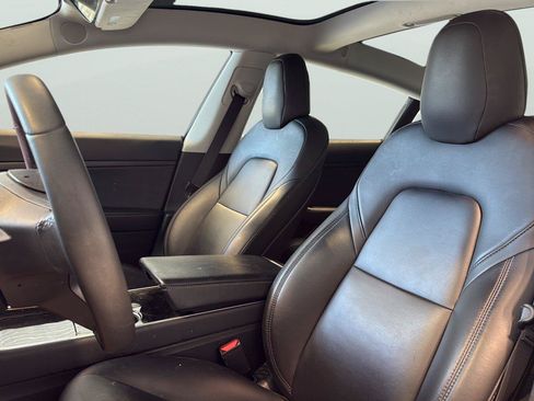 Used 2020 Tesla Model 3 Standard Range RWD image 12