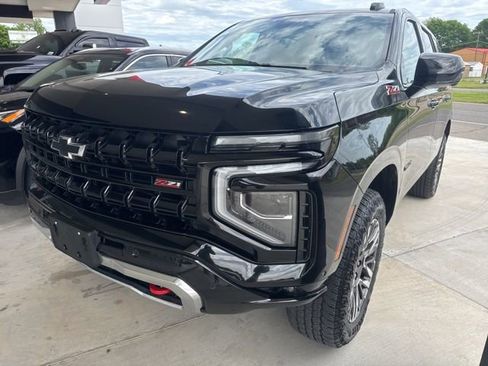 Used 2025 Chevrolet Tahoe Z71 AWD/4WD image 2
