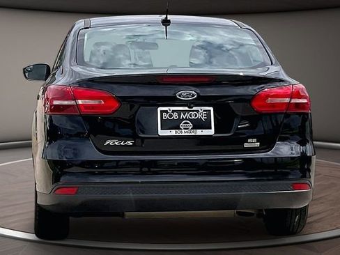 Used 2017 Ford Focus SE FWD image 4