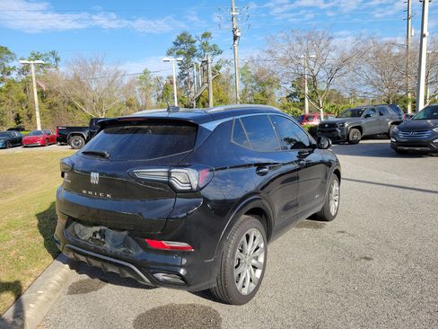 Used 2025 Buick Encore GX Avenir w/ Avenir Technology Package image 18