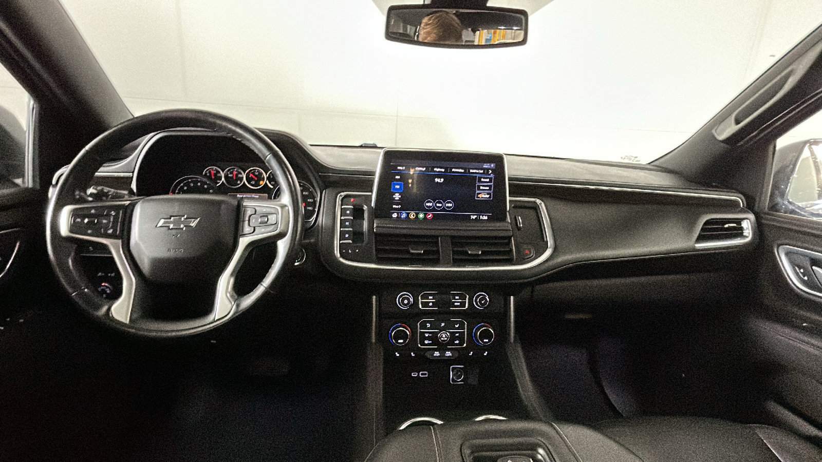 Used 2021 Chevrolet Tahoe Z71 w/ Z71 Signature Package AWD/4WD image 32