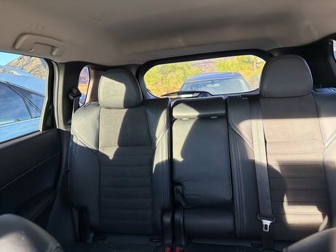 Used 2022 Mitsubishi Outlander SE image 28