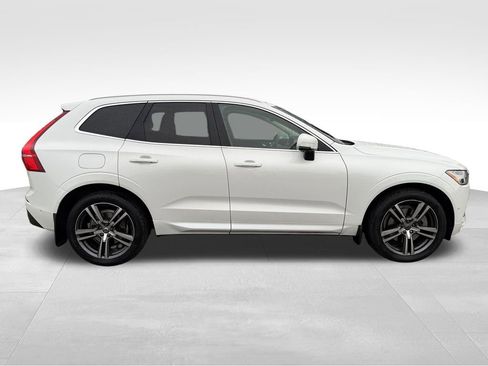 Used 2018 Volvo XC60 T6 Momentum w/ Advanced Package image 10