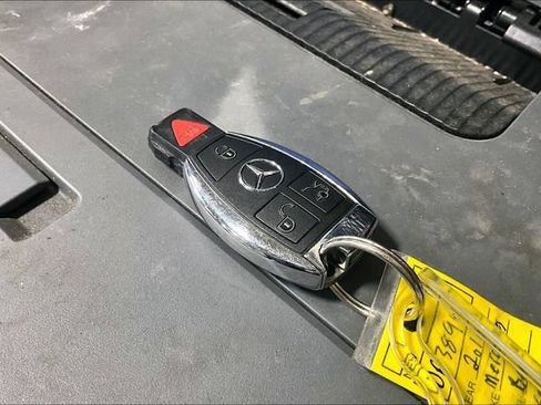 Used 2016 Mercedes-Benz C 300 4MATIC Sedan image 31