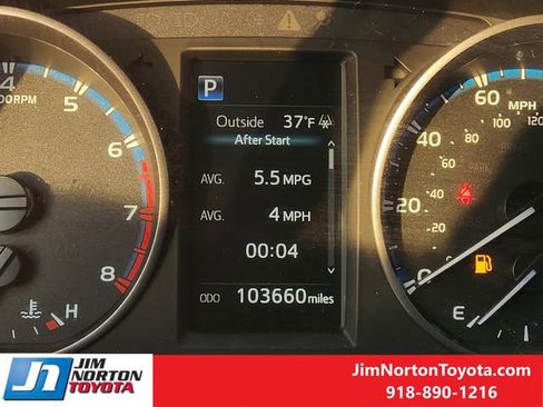 Used 2018 Toyota RAV4 LE image 18