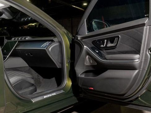 Used 2025 Mercedes-Benz S 63 AMG S image 39