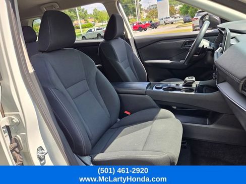 Used 2024 Nissan Rogue S AWD/4WD image 18