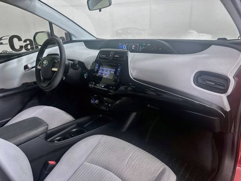 Used 2016 Toyota Prius Two FWD image 32