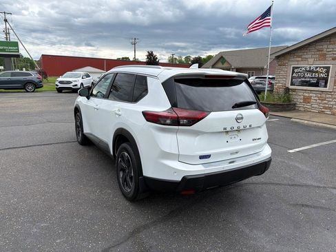 Used 2024 Nissan Rogue SV w/ SV Premium Package AWD/4WD image 3