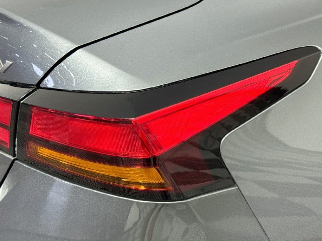 Used 2023 Nissan Altima 2.5 SV FWD image 31