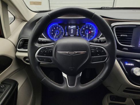 Used 2022 Chrysler Voyager LX FWD image 22