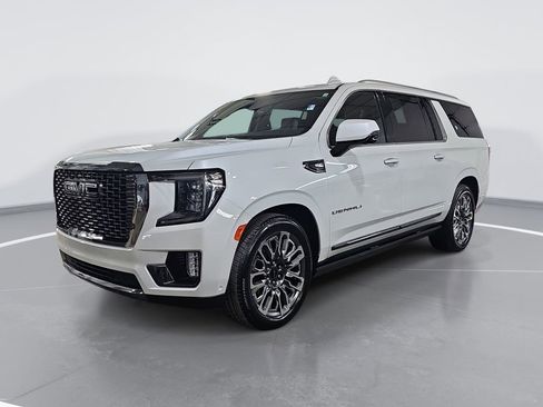 Certified 2024 GMC Yukon XL Denali Ultimate AWD/4WD image 9