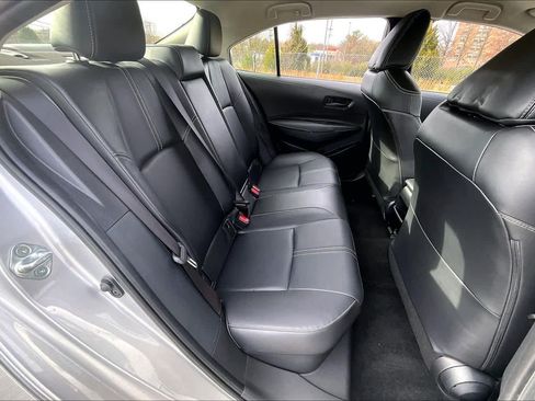 Used 2022 Toyota Corolla LE image 19