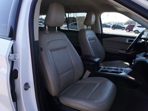Used 2022 Ford Explorer XLT w/ Equipment Group 202A image 29