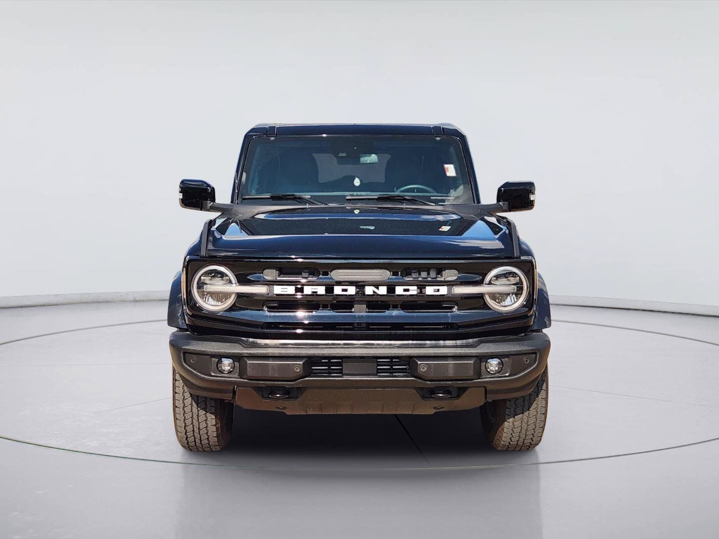 Used 2024 Ford Bronco Outer Banks AWD/4WD image 2