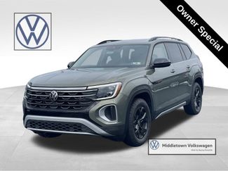 Certified 2025 Volkswagen Atlas Peak Edition SE video 1