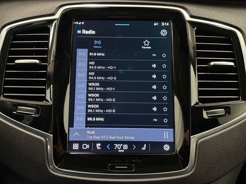 Used 2024 Volvo XC90 B5 Plus image 35