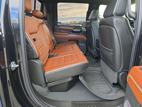 Certified 2024 GMC Sierra 3500 Denali Ultimate image 33