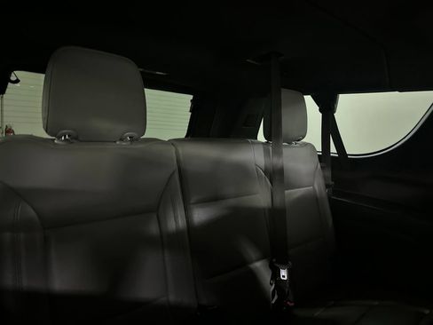 Used 2021 Chevrolet Suburban LT AWD/4WD image 30
