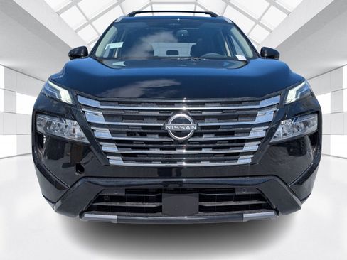 New 2026 Nissan Rogue Platinum image 2